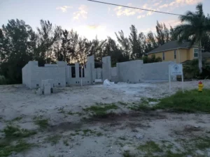Grundstück in Cape Coral während dem Bau